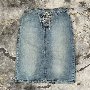 Rare vintage Promod euro y2k light-wash lace up denim midi skirt 🩵